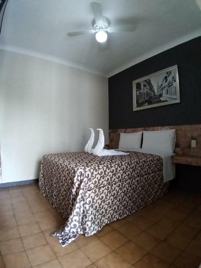 Hotel Aguila Guadalajara Luaran gambar